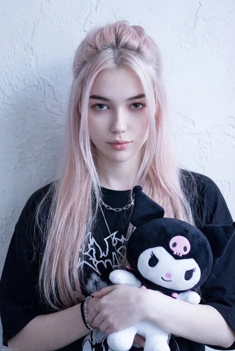 Cold white skin spicy girl hugging Kurumi stunning photo