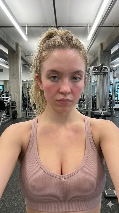 Селфи в поту в тренажерном зале Синьи Свени