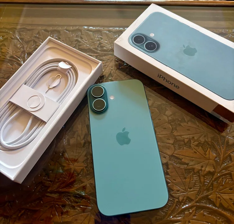 炫彩波普艺术漫画风插画