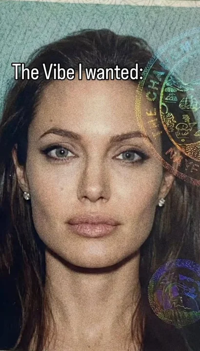 真实质感胶片风证件照特写