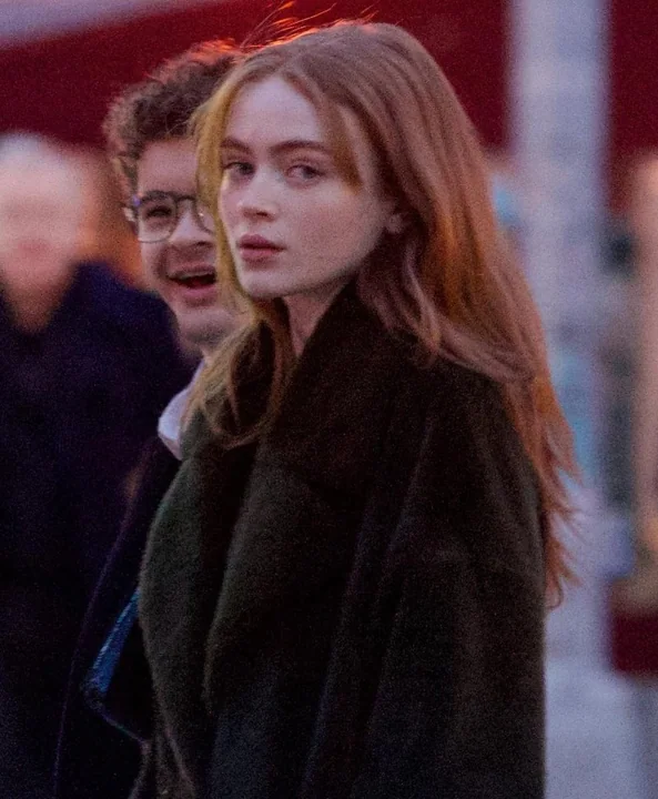 Movie-like evening street stroll with elegance