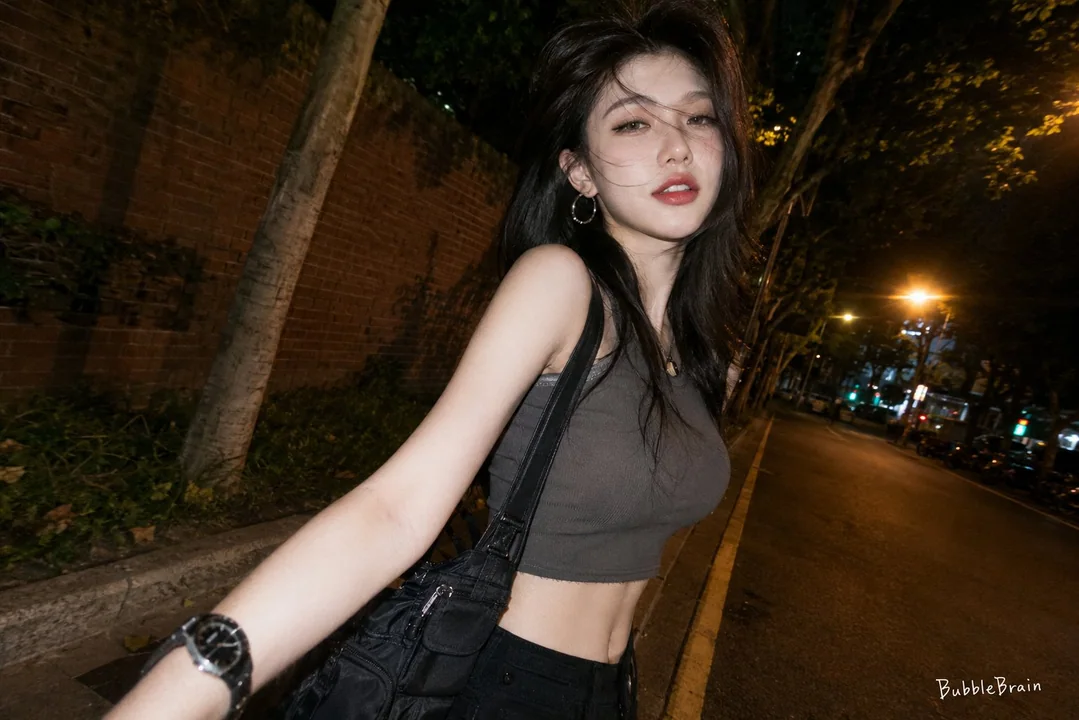 TikTok style night scene flash street spicy girl self-portrait