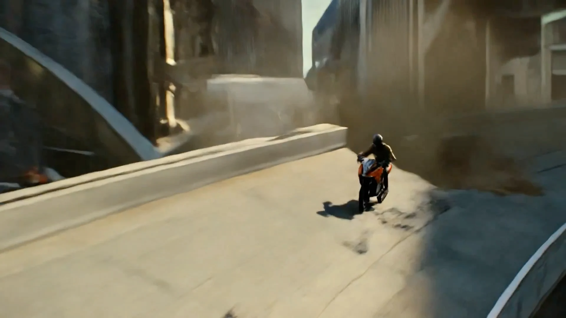 Сверхскорость под обрушивающейся башней развалин