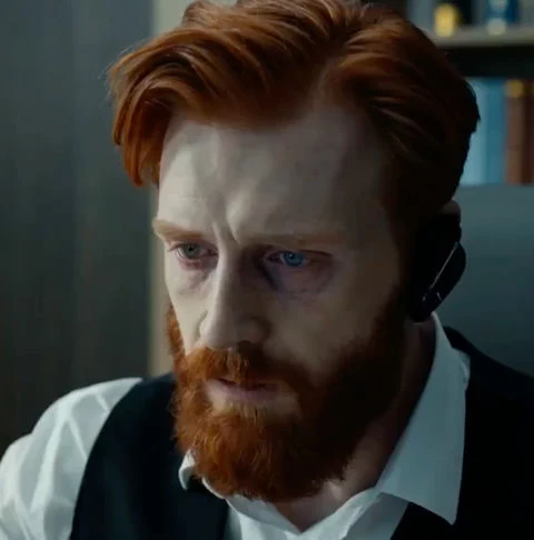 梵高遭遇甲方Logo放大崩溃瞬间