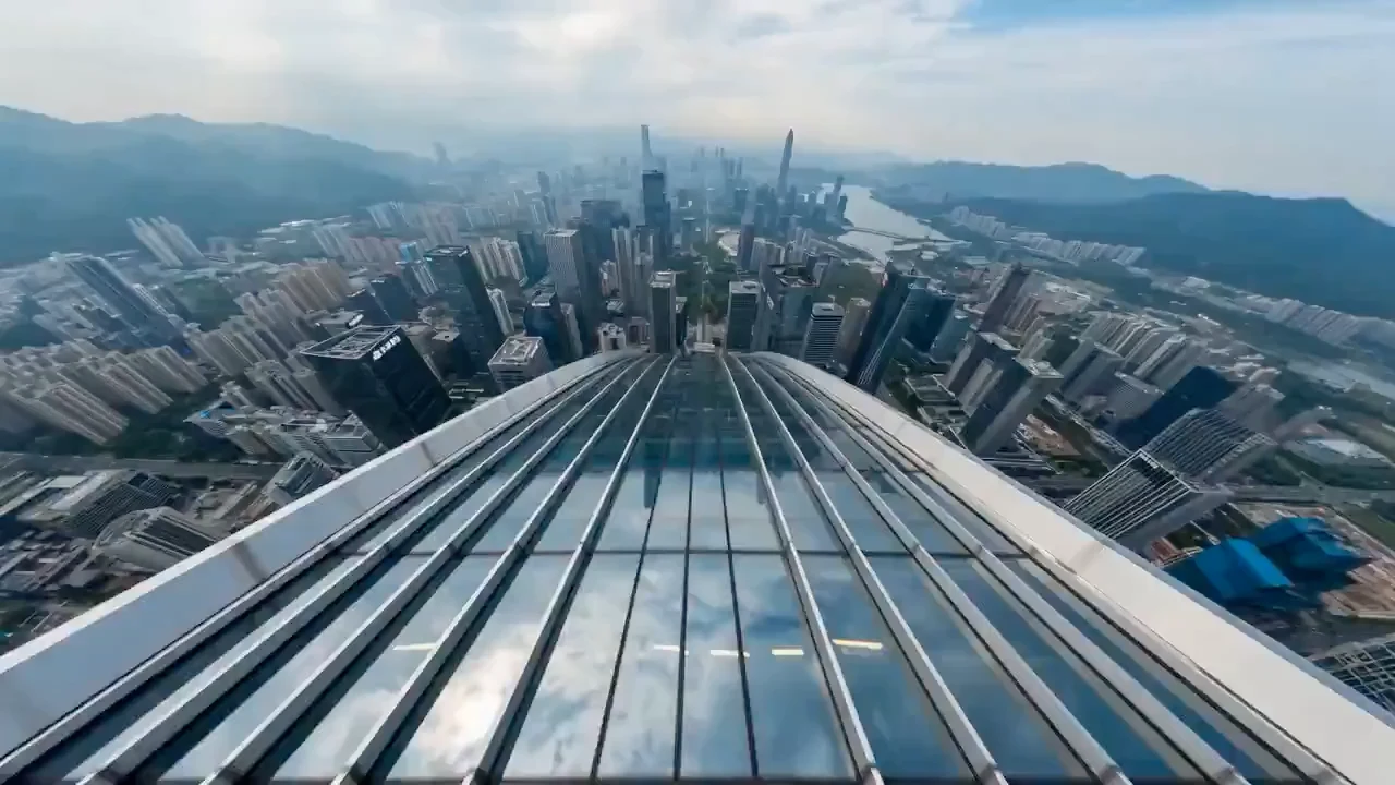 Киберпанк и сверхскоростное столкновение с берегом: визуальный эпос