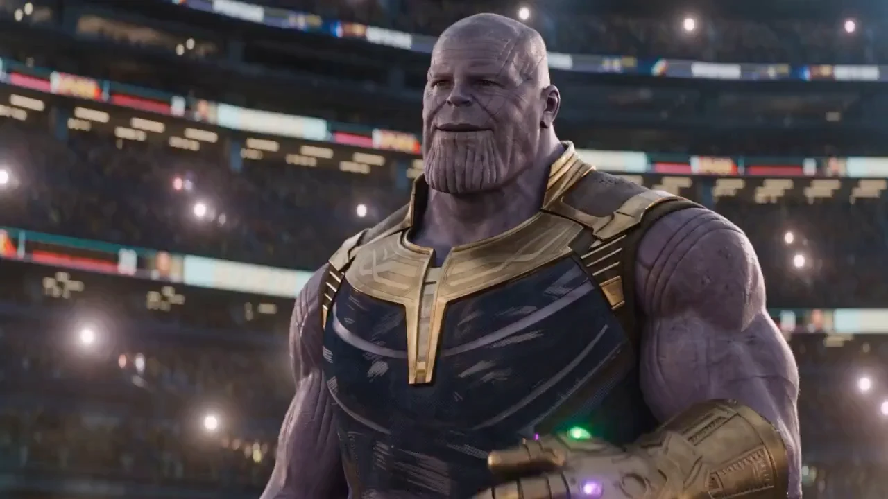 紫色泰坦指尖绽放的全息玫瑰