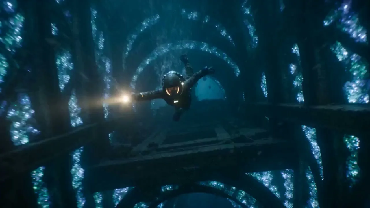 المعركة القاتلة بين كائنات البحار العميقة والغواصين