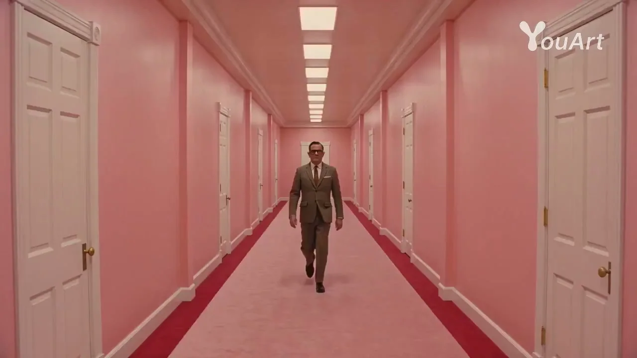 韦斯·安德森风格的粉彩对称电影预告片