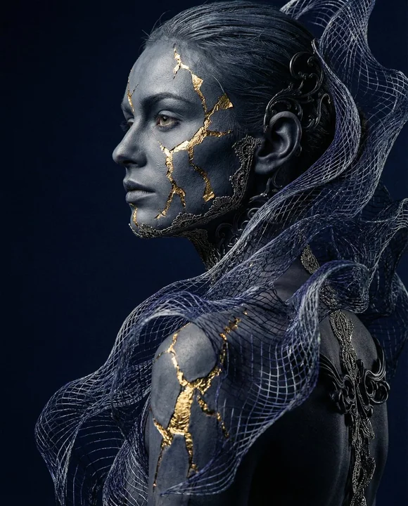 金色の亀裂と生物デジタル建築の静かな主権